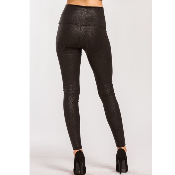 Snake print High waisted pleather leggings - Picture 8 of 9